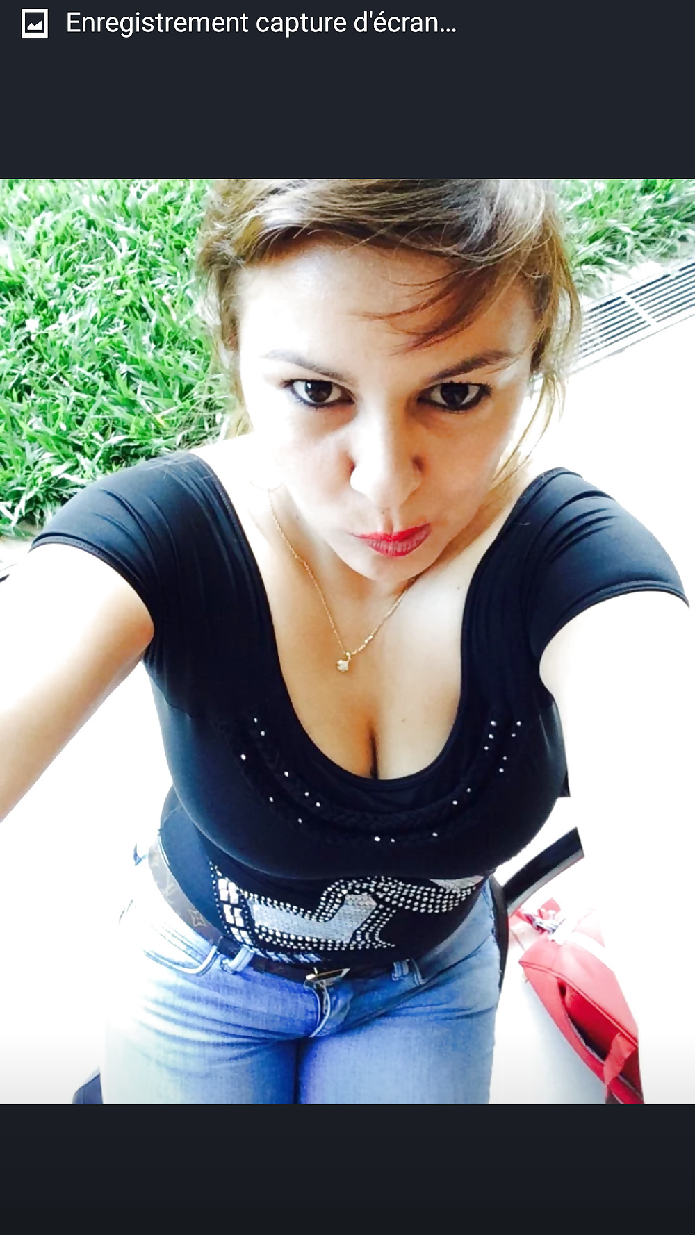 Belle nana de 27 ans veut mec assez doué pour lui faire passer une belle nuit sans tabou